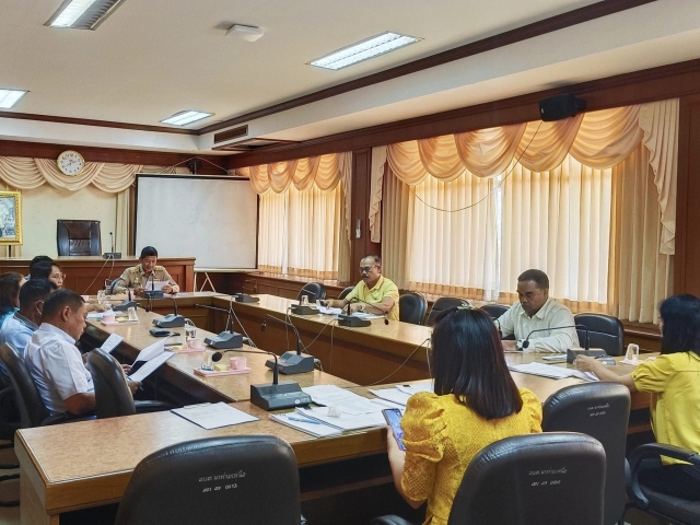 ประชุมพิจารณาโครงการเศรษฐกิจชุมชนระดับตำบลฯ