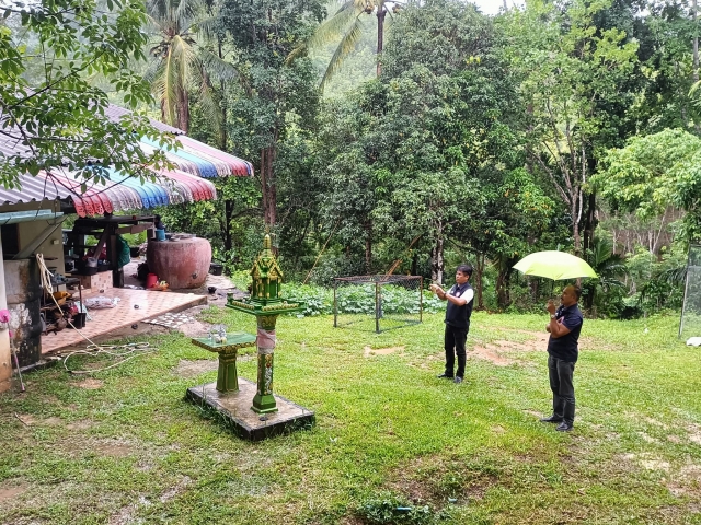 ลงพื้นที่ตรวจสอบในส่วนที่ได้รับความเสียหาย เนื่องจากช่วงฝนตกหนักลมกรรโชกแรงเมื่อช่วงค่ำที่ผ่านมา.